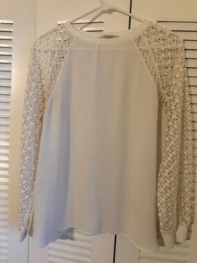 LOFT Ivory Crochet Lace Sleeve Raglan Top